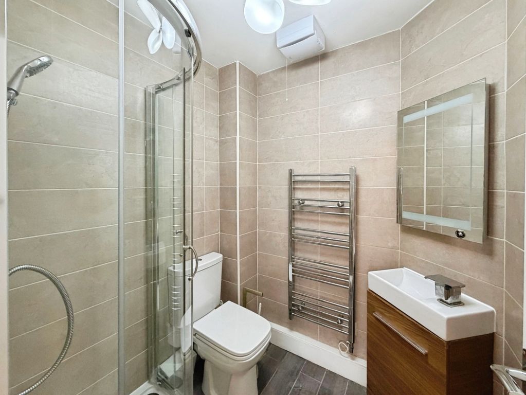 Property photo 3 of 11 5675032