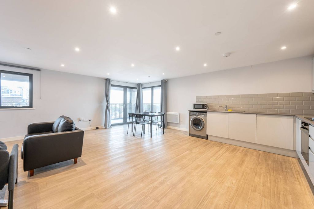 Property photo 2 of 10