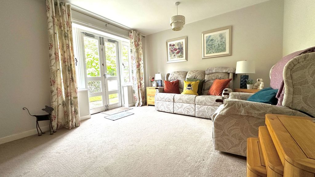 Property photo 3 of 15