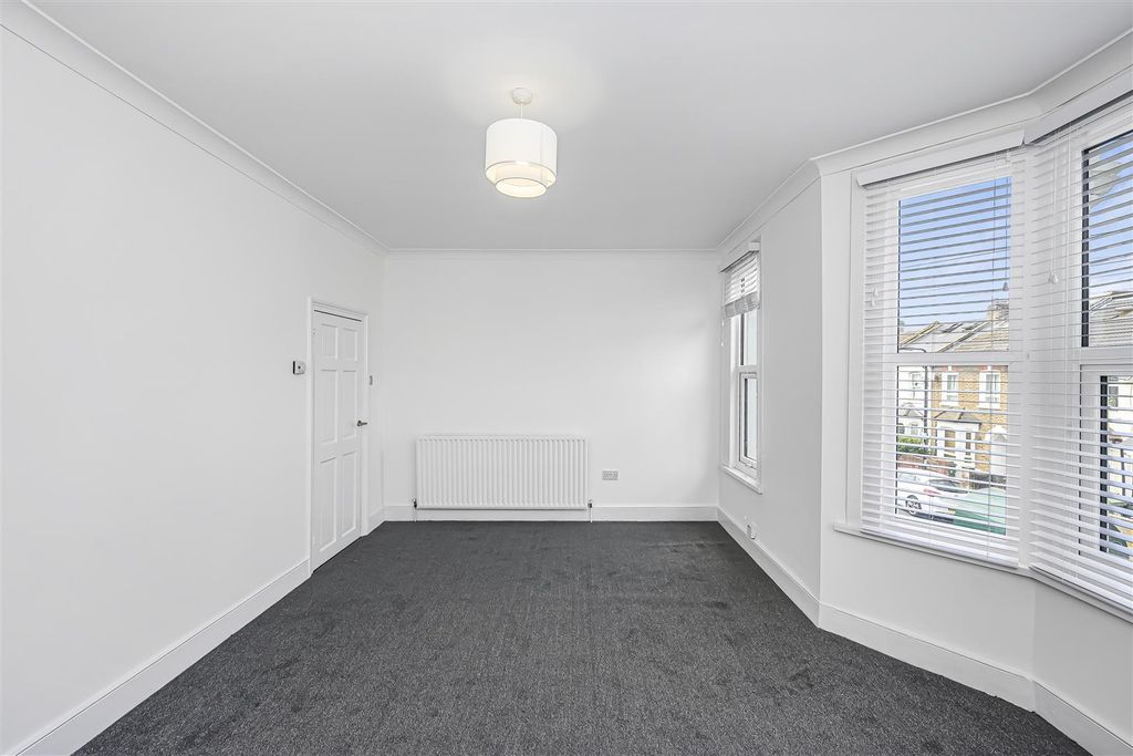 Property photo 3 of 13 39B Oakdale Road-12.Jpg
