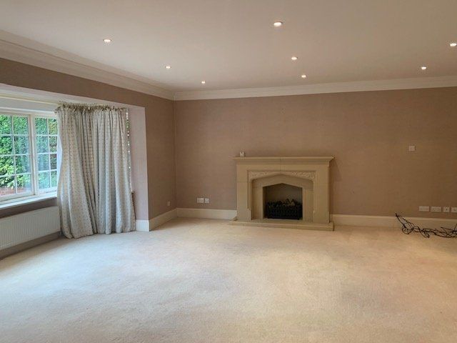Property photo 3 of 16 Sitting Room