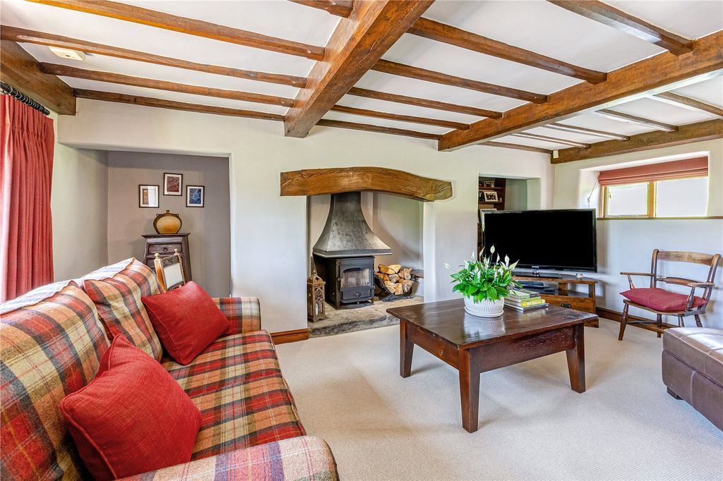 Property photo 2 of 17 Sitting Room