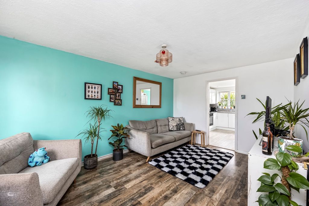 Property photo 3 of 20