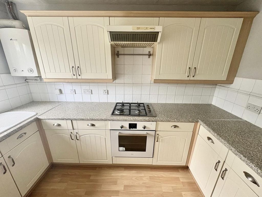 Property photo 2 of 19 Kitchen