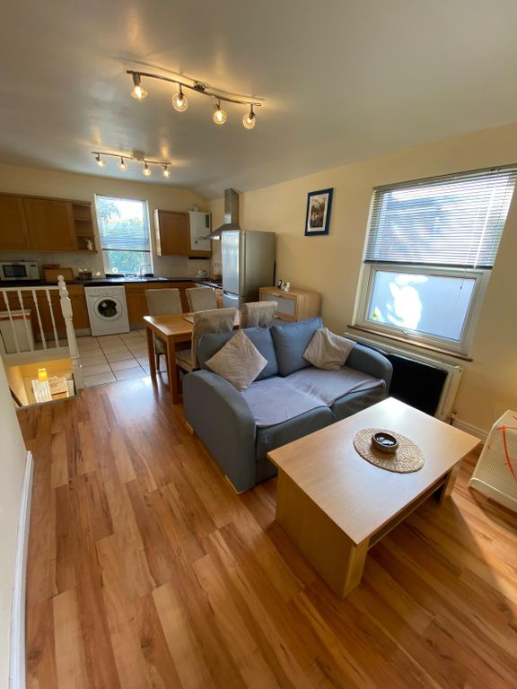 Property photo 2 of 9