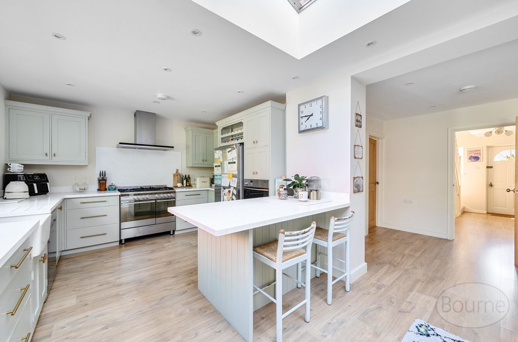 Property photo 3 of 14 72Be13B7-58Da-4Da...
