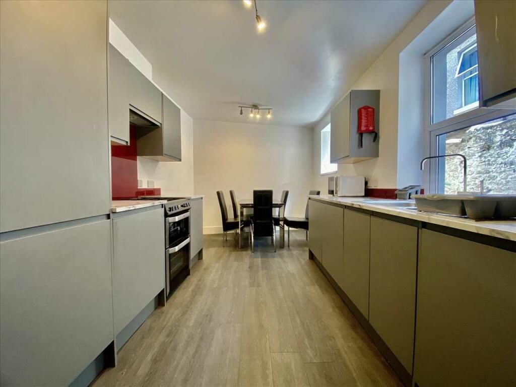 Property photo 3 of 8 Kitchen/Diner