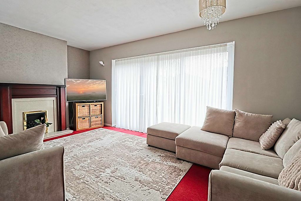 Property photo 2 of 10 Living Room