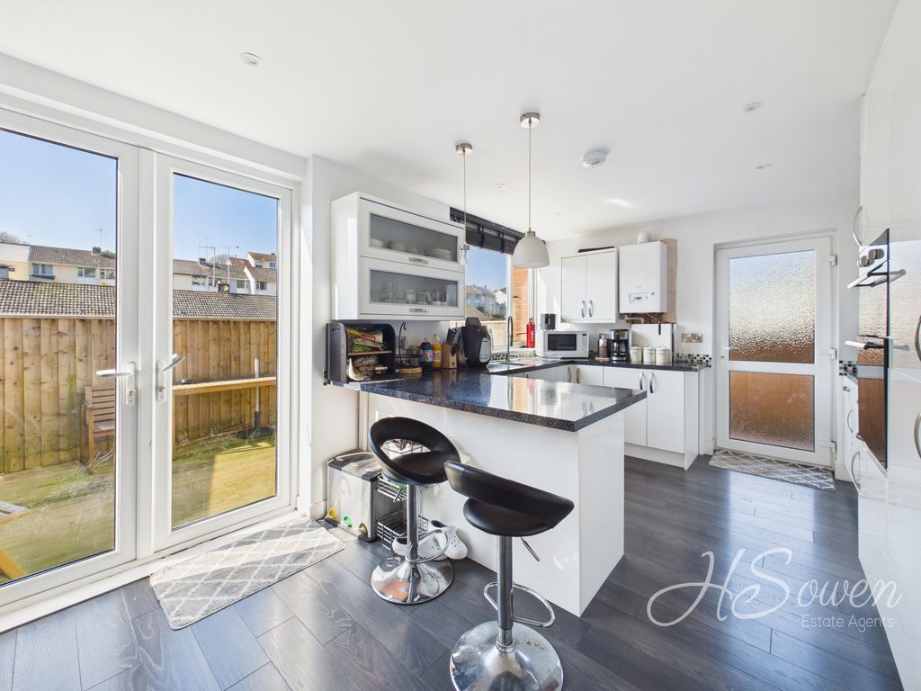 Property photo 3 of 25 Photo 10