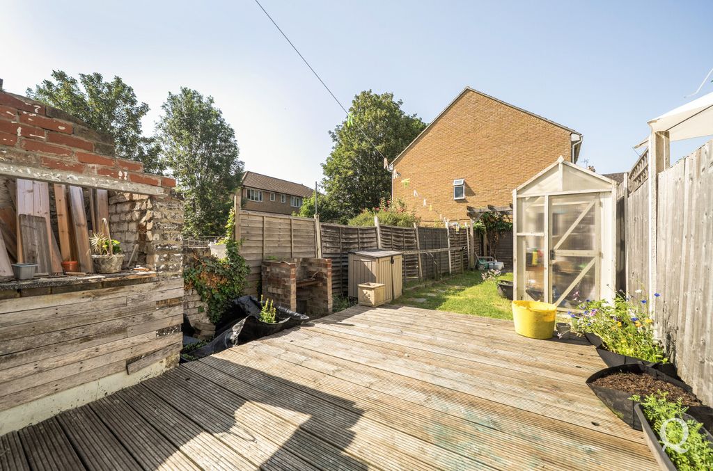 Property photo 3 of 18 9Bc10636-2A2B-448...