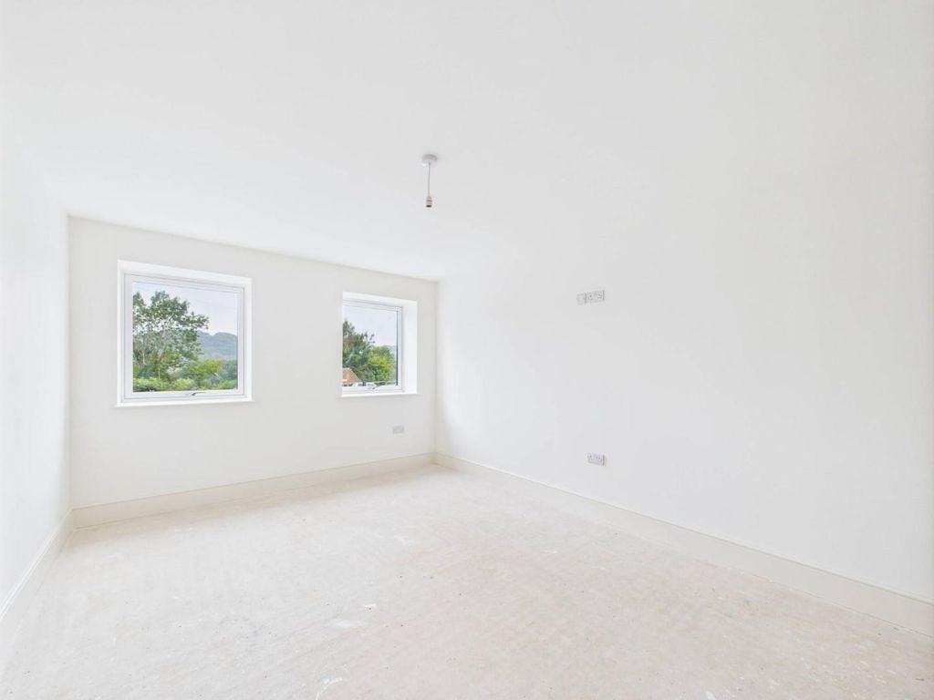 Property photo 3 of 40 Living Room