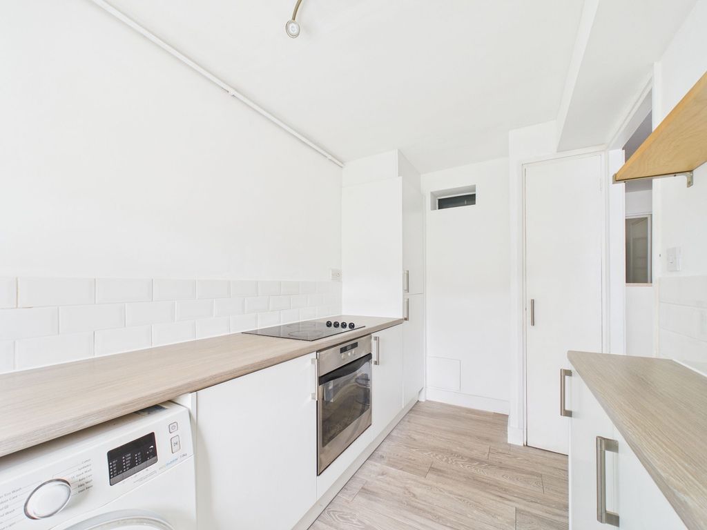 Property photo 2 of 13 Kitchen