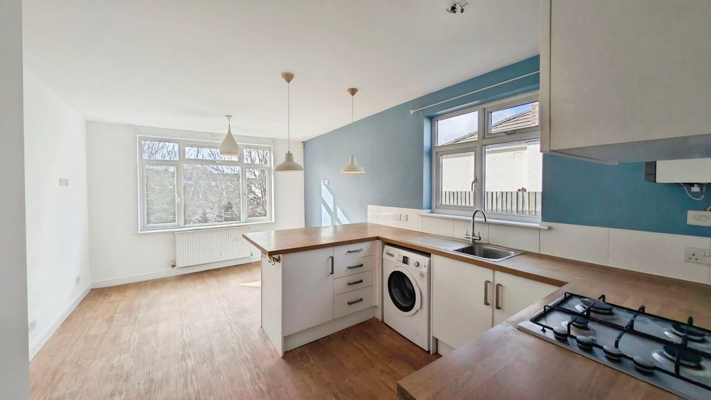 Property photo 3 of 30 E448c3ee-Pxl_20260302_103044451.Jpg