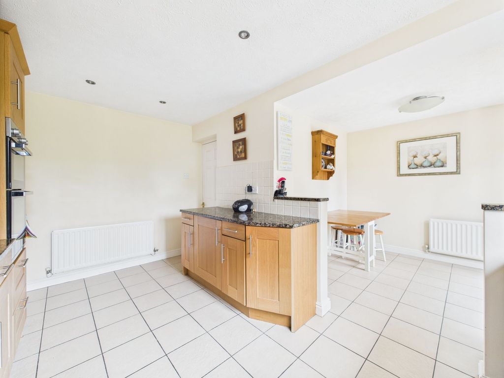 Property photo 3 of 27