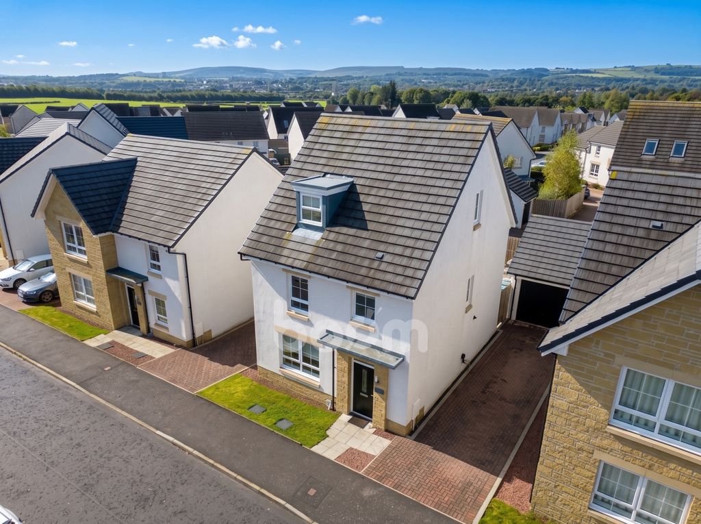 Property photo 1 of 31 Fairlie Road, Brookfield Four Bedroom Detached Tow