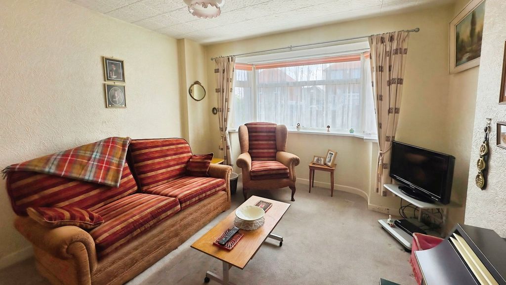 Property photo 3 of 27