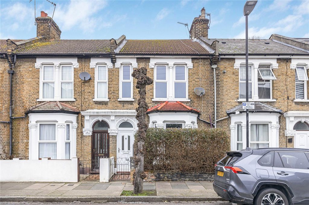 Property photo 1 of 7 External