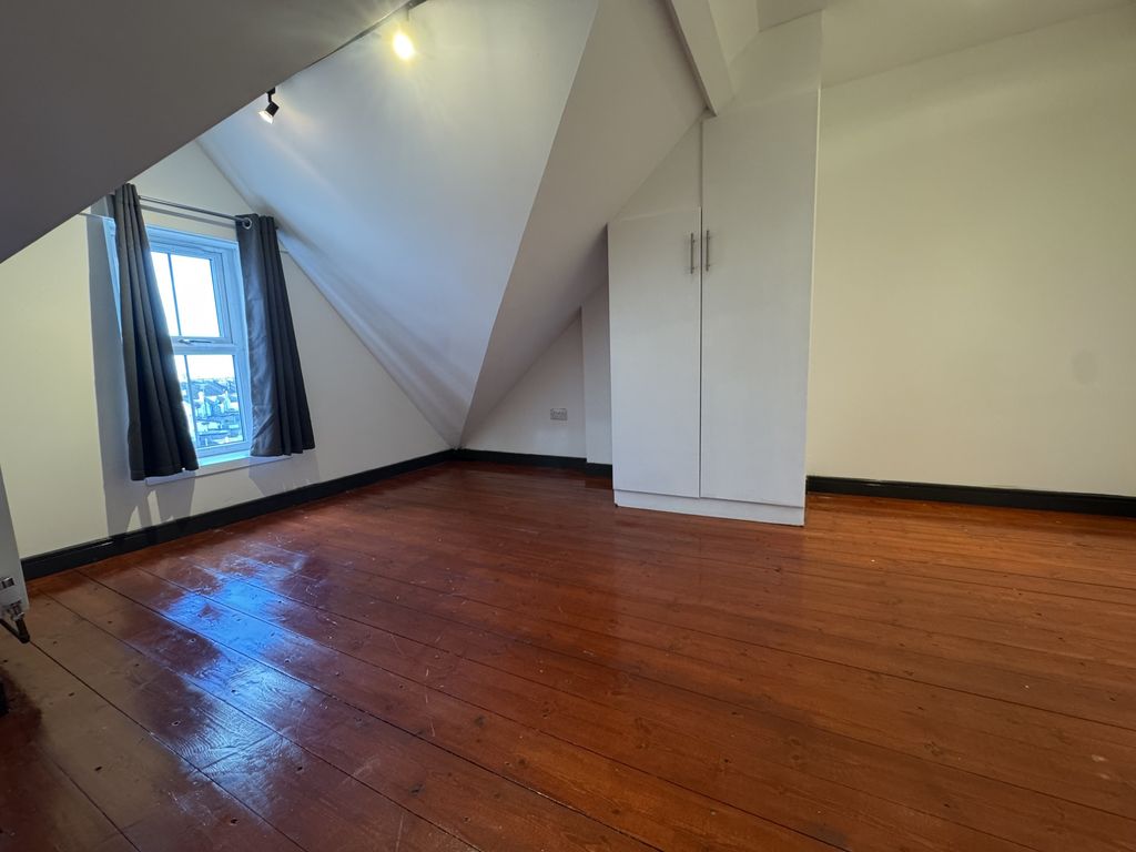 Property photo 3 of 4