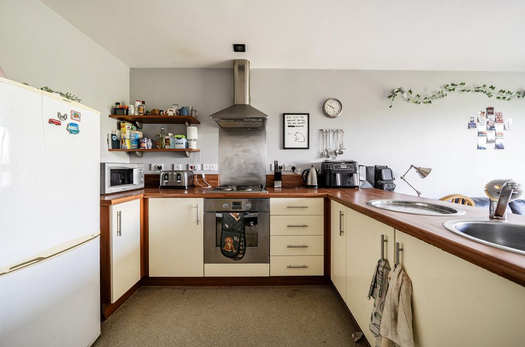 Property photo 2 of 14 1456588-6-6A0B003...