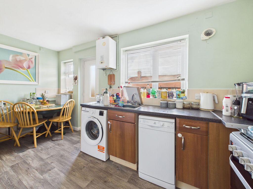 Property photo 3 of 10 Breakfast Kitchen