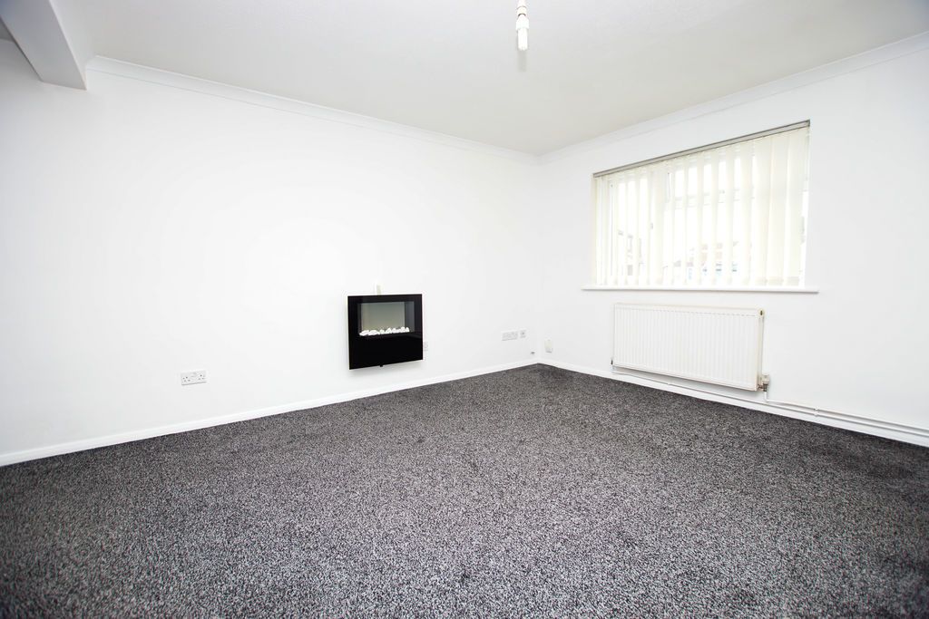 Property photo 2 of 14 Lounge