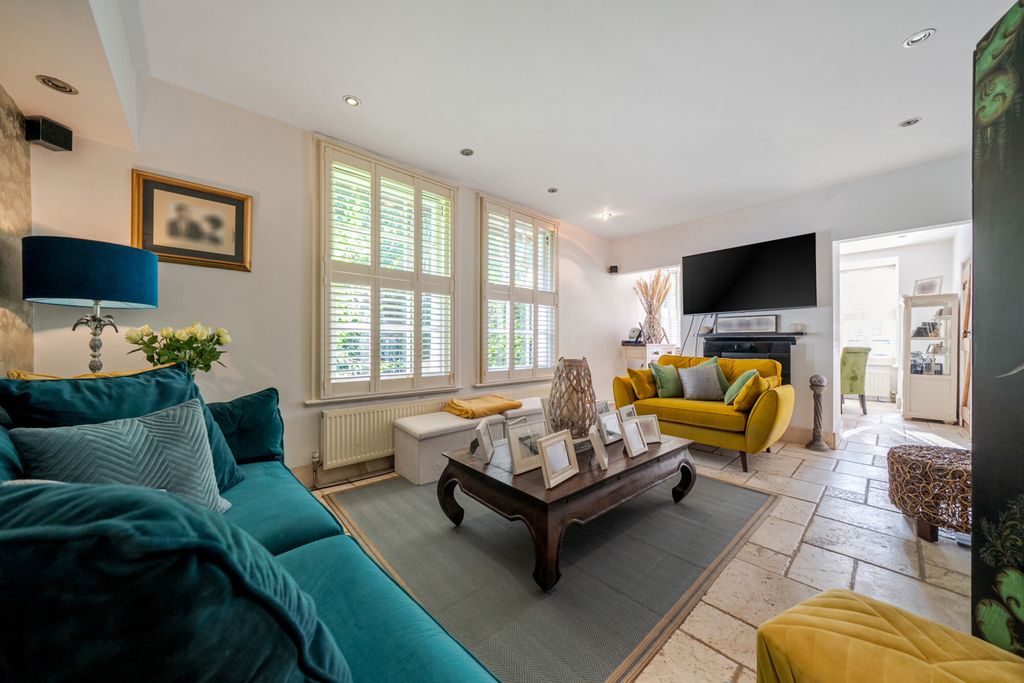 Property photo 2 of 22 Reception