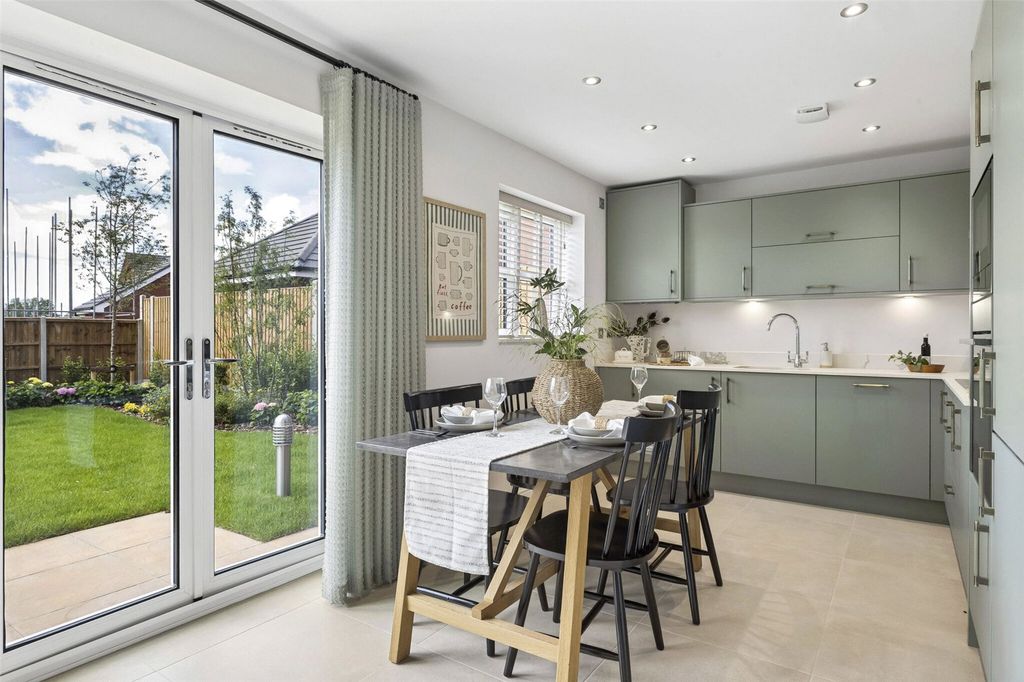 Property photo 2 of 17 Davenham Show Home
