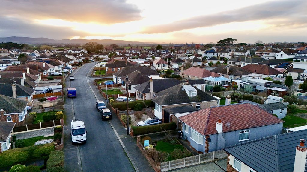 Property photo 2 of 24