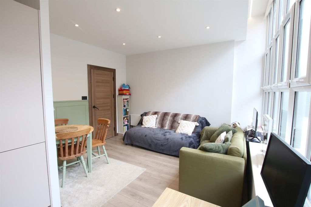 Property photo 3 of 11 Bridgehouse3-Livingroomreverse.Jpg