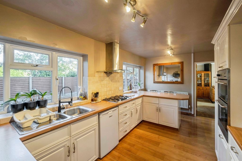 Property photo 3 of 17