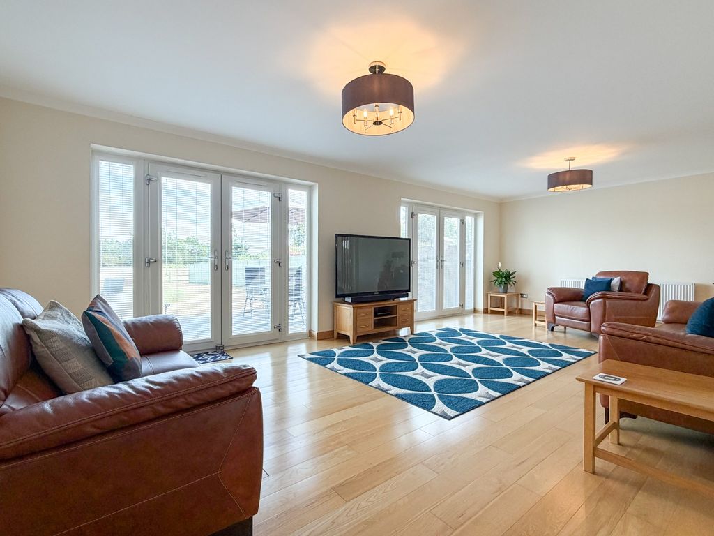 Property photo 2 of 25 5373775