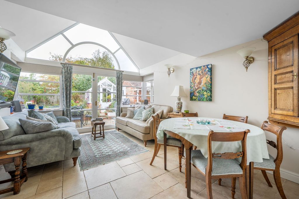 Property photo 2 of 24