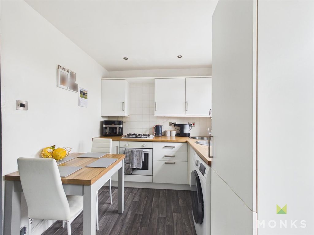 Property photo 2 of 14 Cam01348G0-Pr0794-Still003.Jpg