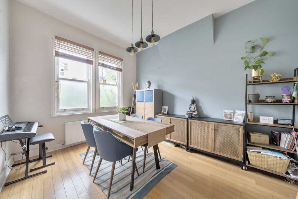 Property photo 2 of 17 Reception