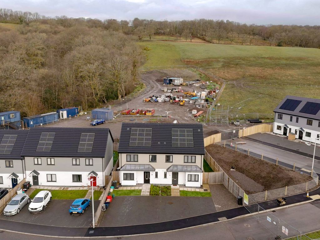 Property photo 1 of 32