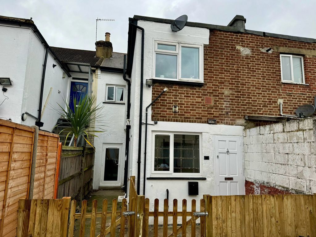 Property photo 1 of 5