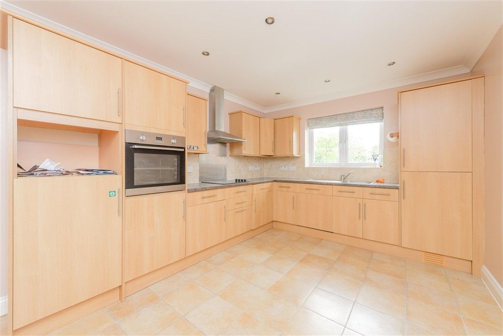 Property photo 3 of 10 Kitchen/Diner/ Lounge