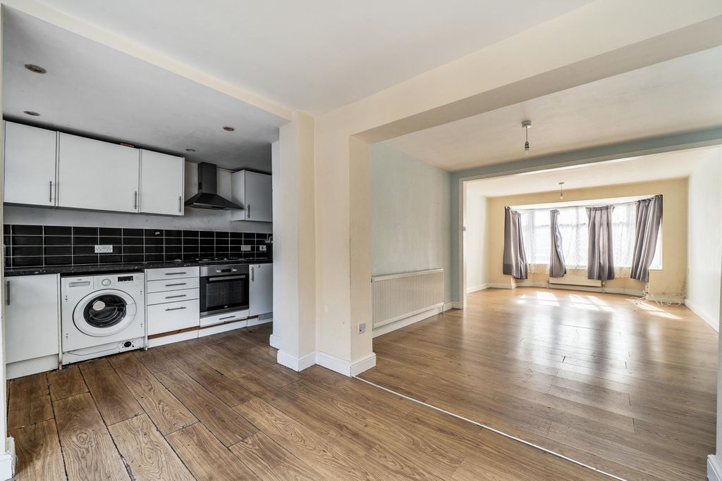 Property photo 2 of 12 1527108 (7)