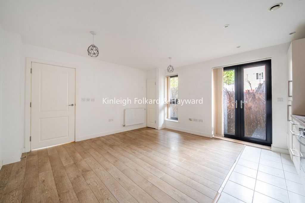 Property photo 2 of 8 Picture No. 03