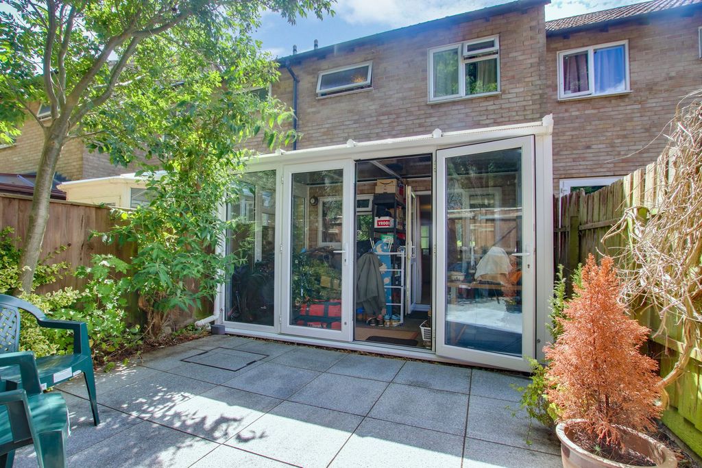 Property photo 2 of 8