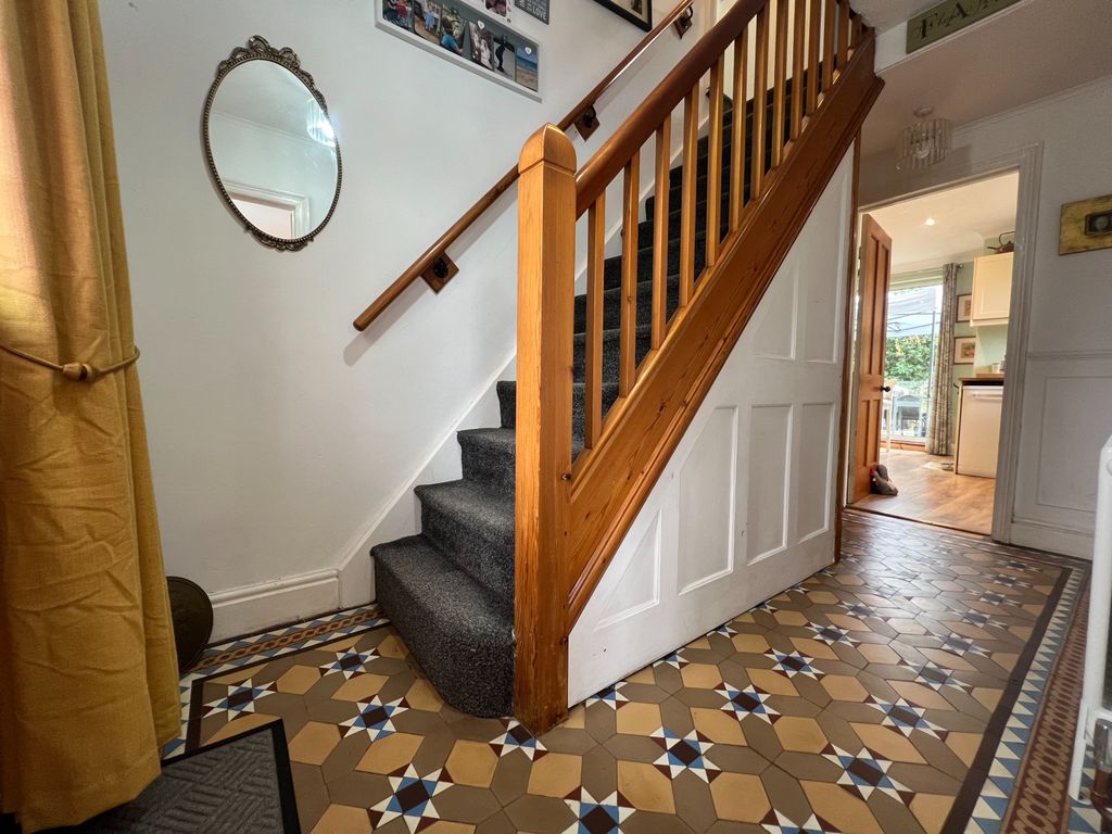 Property photo 3 of 11