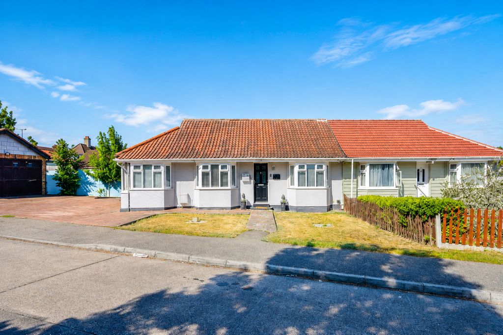 Property photo 3 of 28