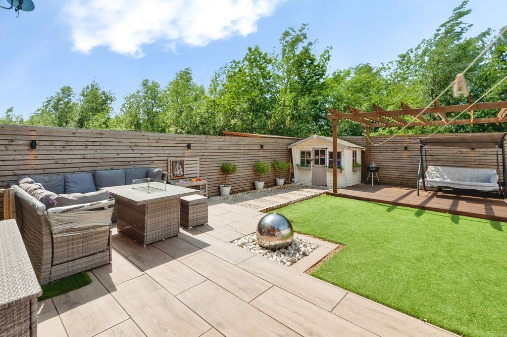 Property photo 2 of 22 Pbox-Img.Jpg