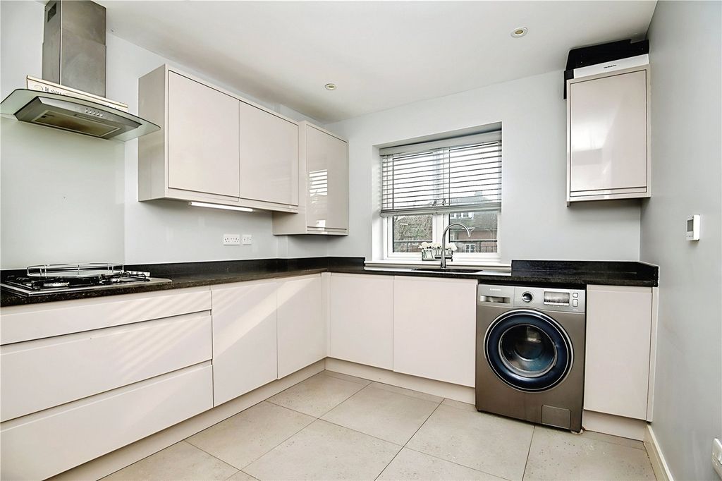 Property photo 3 of 15 Picture No. 23