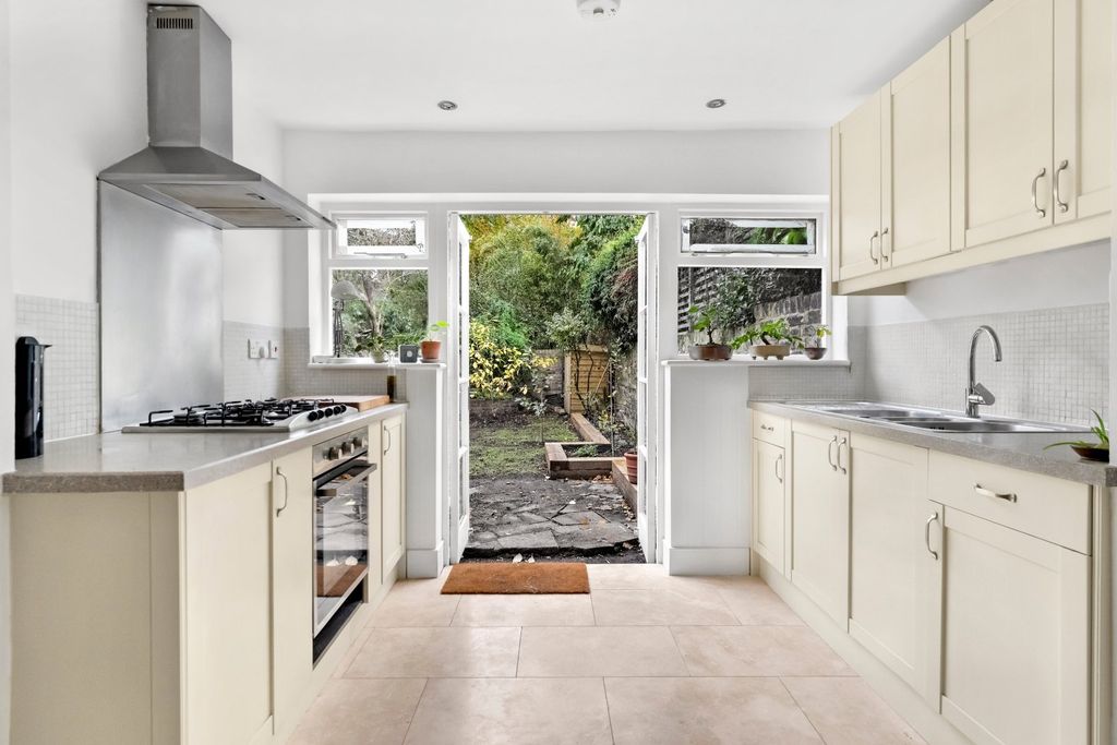 Property photo 2 of 13