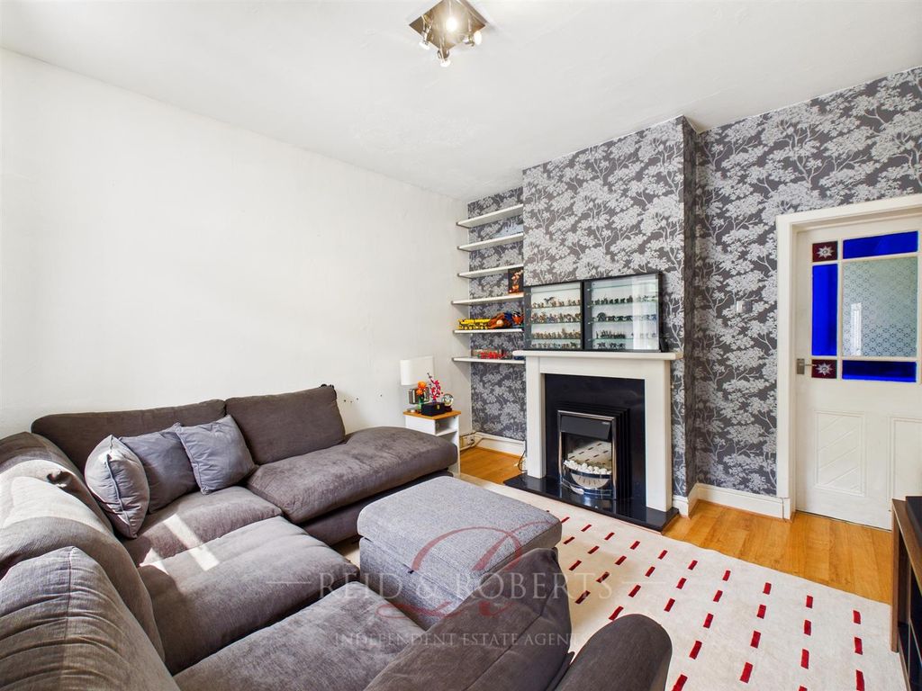 Property photo 3 of 25 Cam04884G0-Pr0073-Still033.Jpg