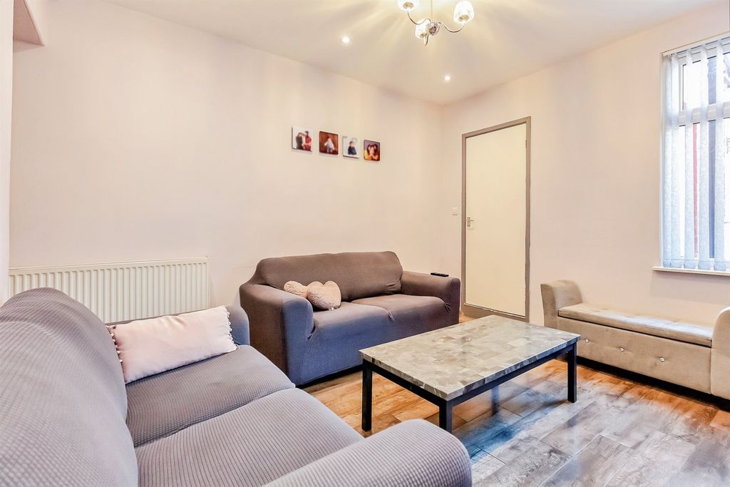 Property photo 2 of 14