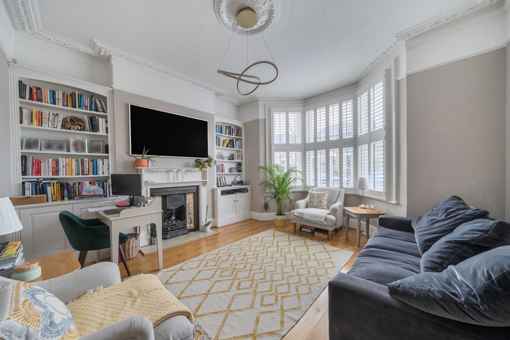 Property photo 2 of 20 Picture No. 17