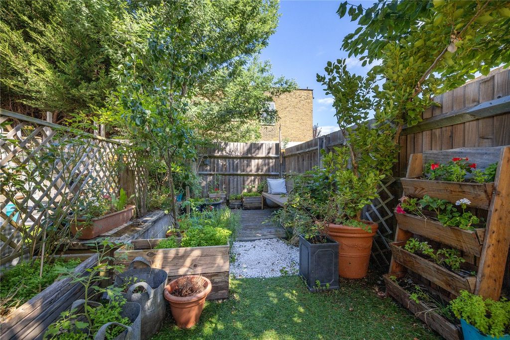 Property photo 2 of 16 Picture No. 29