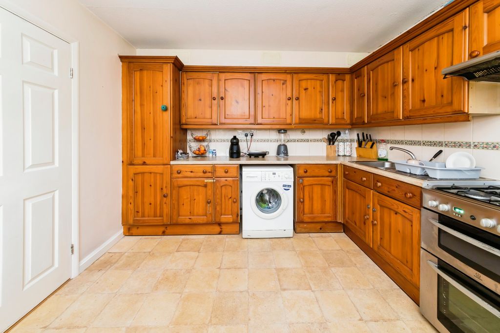 Property photo 3 of 11